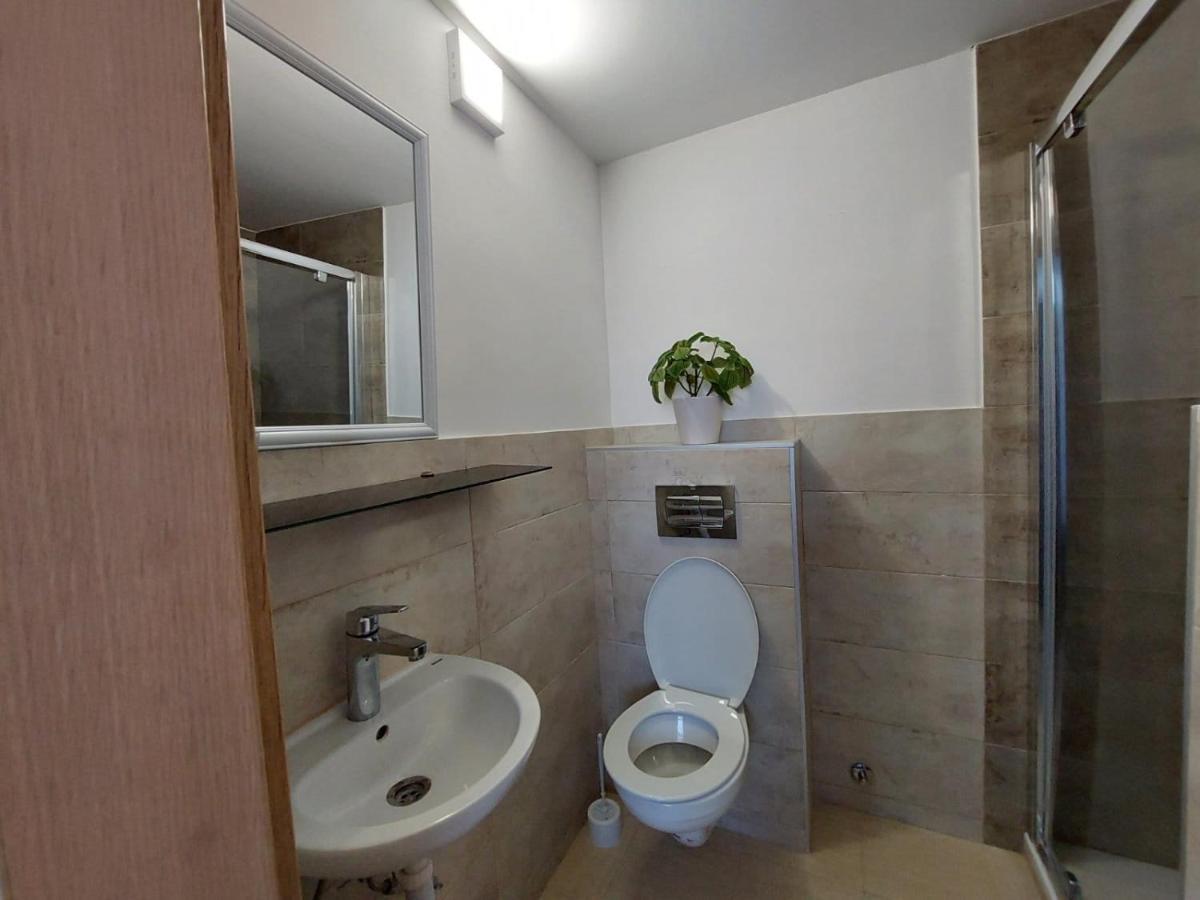 Apartmani Roza Pula Exterior photo