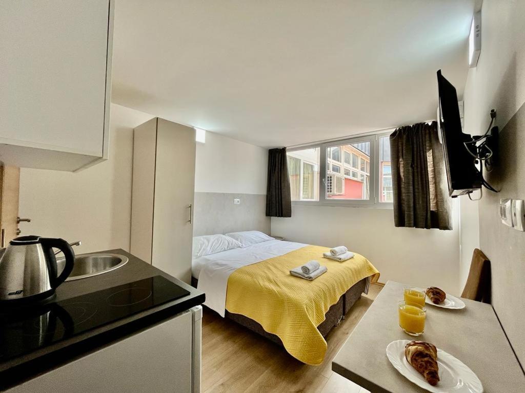 Apartmani Roza Pula Exterior photo