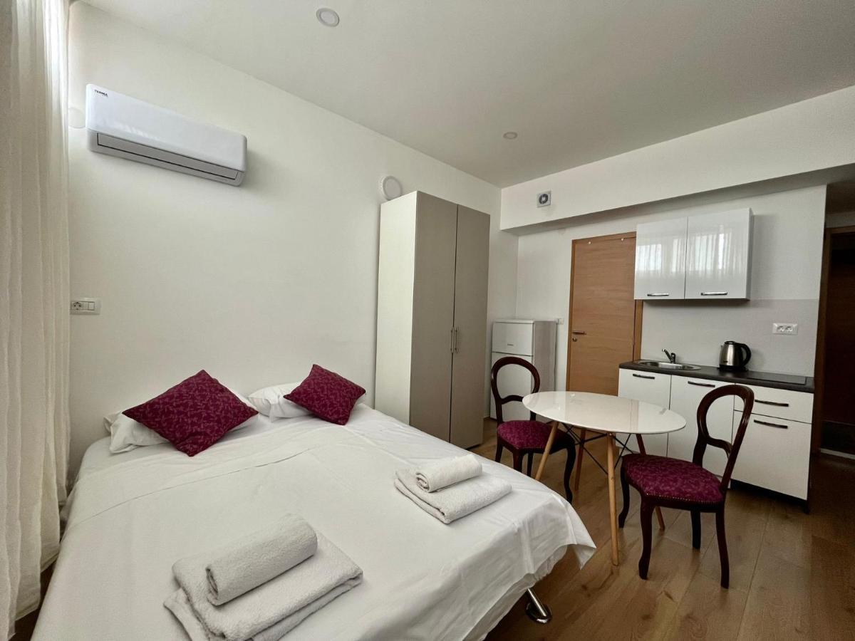Apartmani Roza Pula Exterior photo